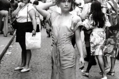 Robert Doisneau-Isabelle Huppert dans les rues de Montmartre-Paris-1985